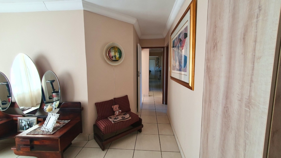 3 Bedroom Property for Sale in Heiderand Western Cape